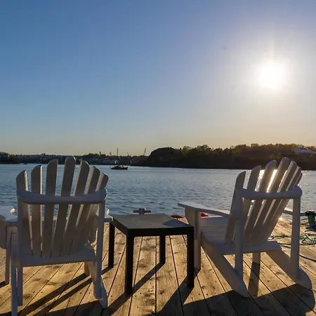 Roaldspiren Bed & Breakfast 3*